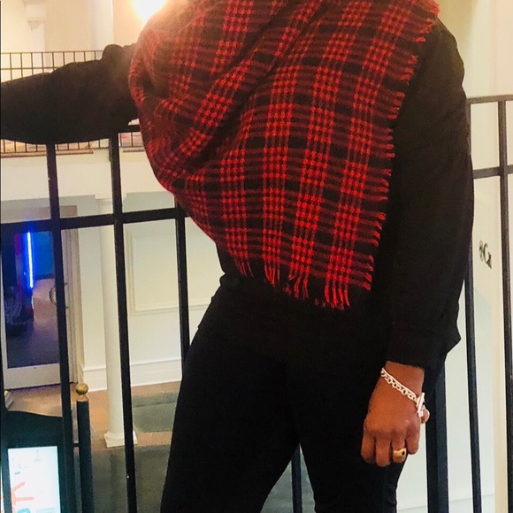 Red and Black Blanket Scarf - Picture 2 of 2